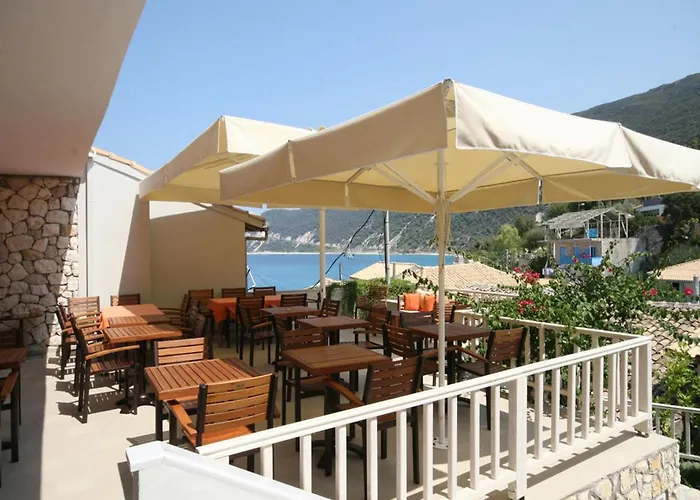 Ionis Hotel 2*