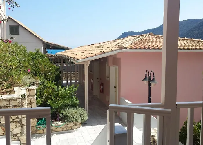 Hotel Ionis 2*