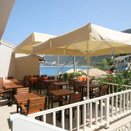Ionis Hotel 2*